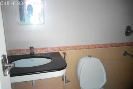 Fully furnished 3 bed flat in Mg road Ernakulam for daily weekly rent 