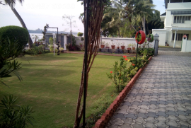 One Bed fully furnished studio apartment for daily / monthly rent in Thevara  This studio ideally lo