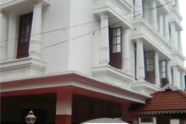 Two bed furnished apartment for daily rent in Edapally near amrita hospital Cochin