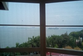 Sea-facing 3-bedroom apartment at Kochi Marine Drive for short-term rental